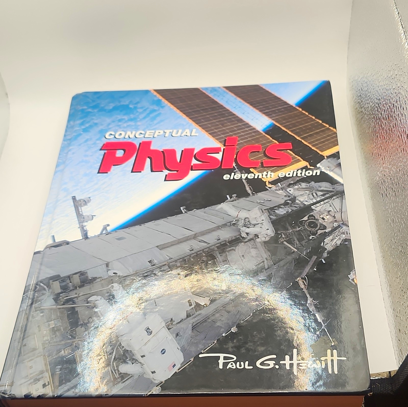 Conceptual Physics 11th Ed HC (2009) Paul G. Hewitt Addison-Wesley With Code