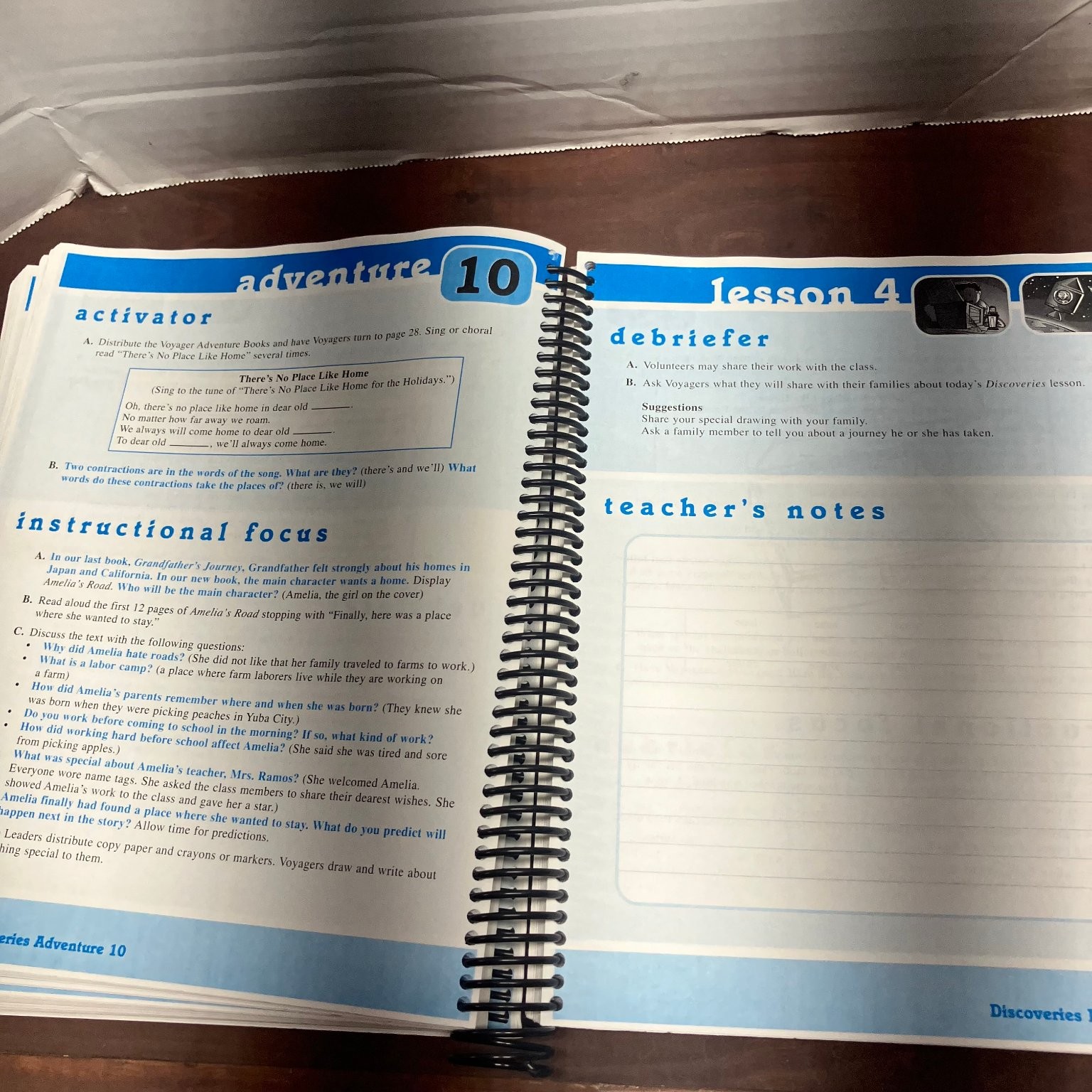 Discoveries Voyager Universal Literacy System Grade 2 2004 Teacher Guide