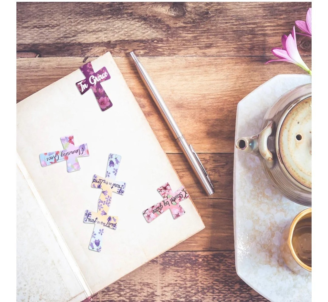 Mini magnetic cross bookmarks set of 16