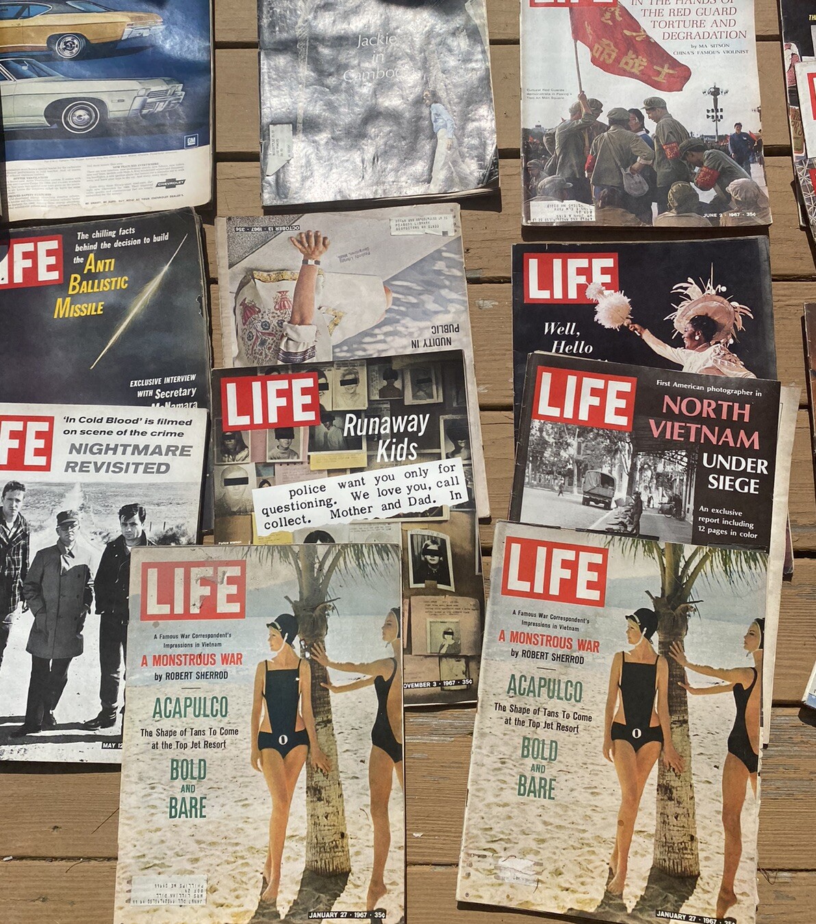 VTG LIFE Magazine:  Random Lot of 10 Magazines from 60s – early 1970s Sale!