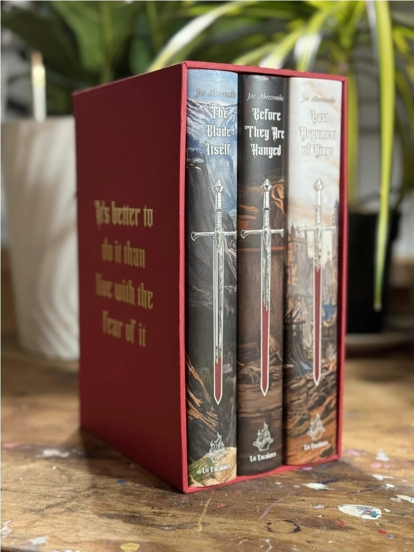 First Law Trilogy. Joe Abercrombie. Edition Limited Kickstarter Slipcase +Extras