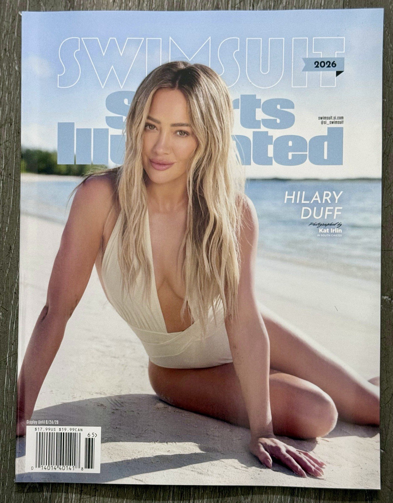 SPORTS ILLUSTRATED MAGAZINE – SWIMSUIT 2026 – HILARY DUFF – BRAND NEW